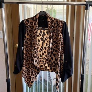 MINE cheetah blazer with optional roll up sleeves  (size:M)